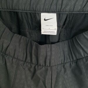 Nike Dri-Fit golf joggers with gingham patterns in black/grey - size small